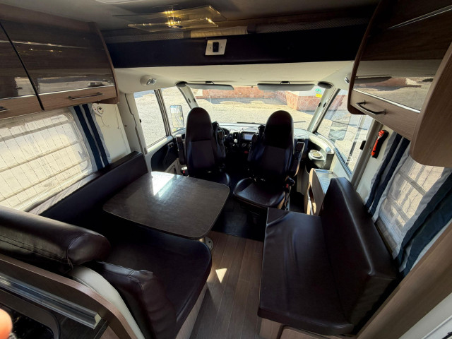 INTEGRAL BURSTNER AVIANO i735