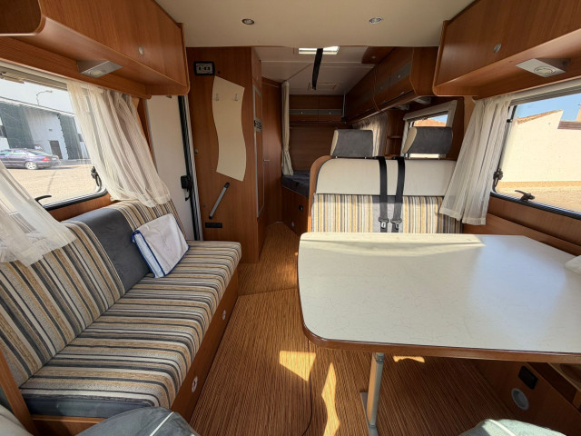 PERFILADA HYMER ERIBA CAR400X