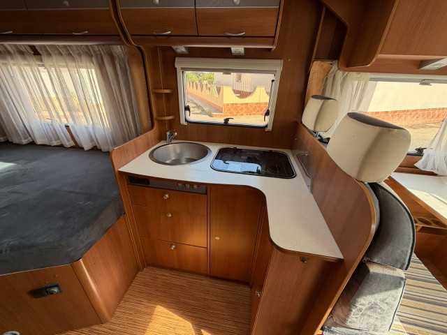 PERFILADA HYMER ERIBA CAR400X