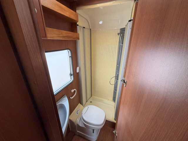 PERFILADA HYMER ERIBA CAR400X