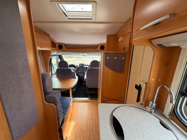 PERFILADA HYMER VAN 522