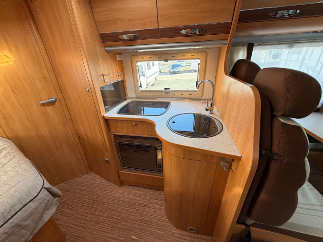PERFILADA ADRIA CORAL S 650SP