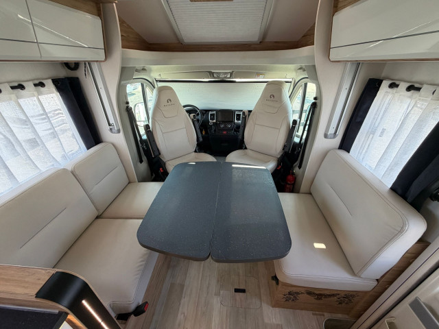 PERFILADA BAVARIA T746 NOMADE