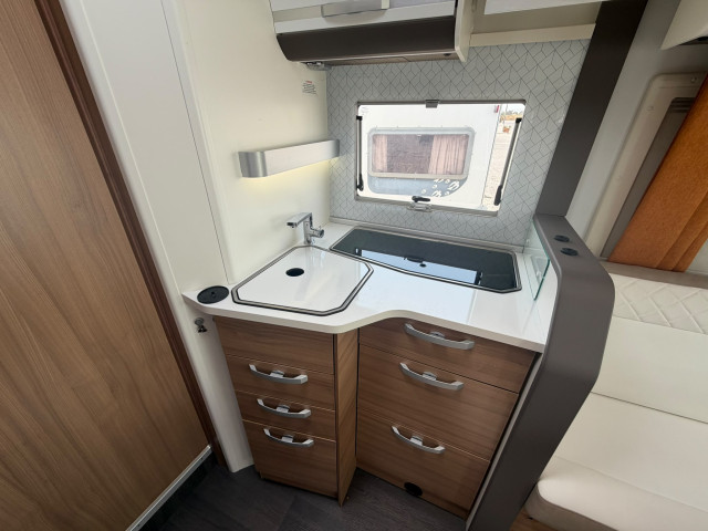 PERFILADA ADRIA MATRIX 670 DC GT EDITION