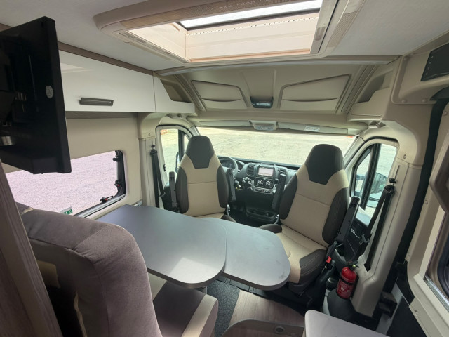 CAMPER CHAUSSON V594S ROADLINE VIP
