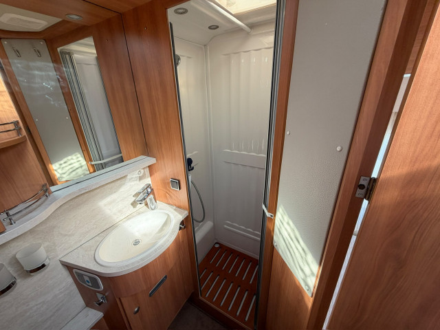 HYMER TRAMP 688SL PERFILADA (2015) 68.000KM 180CV