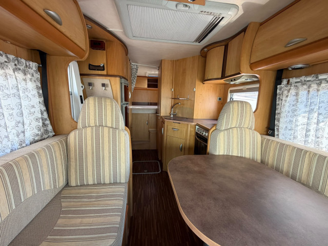PILOTE REFERENCE P690 160CV 84.000KM
