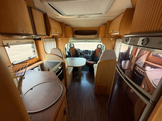 PILOTE REFERENCE P690 160CV 84.000KM