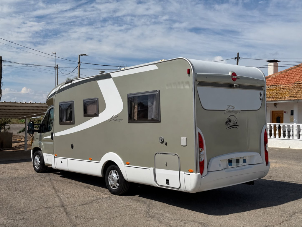 BURSTNER PRIVILEGE T727 -... 2