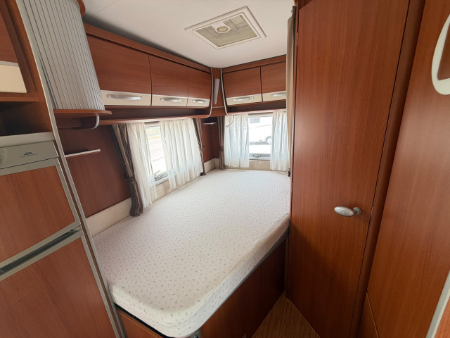 MCLOUIS P700 - CAMA FRANCESA Y BASCULANTE