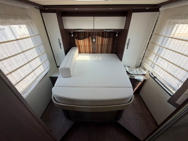 BURSTNER IXEO IT 740 - CAMA ISLA