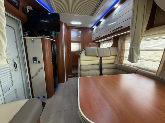 MOBILVETTA K-YACHT 87 - GAMA ALTA - 150CV
