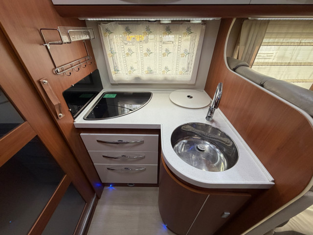 MOBILVETTA K-YACHT 87 - GAMA ALTA - 150CV